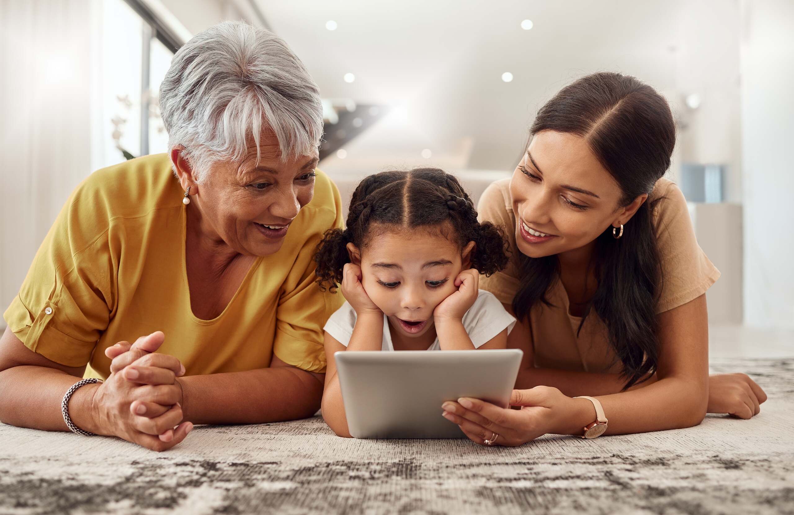 Mom, Daughter, and Grandmother using Hunter Fiber and the Oregon Lifeline Program.